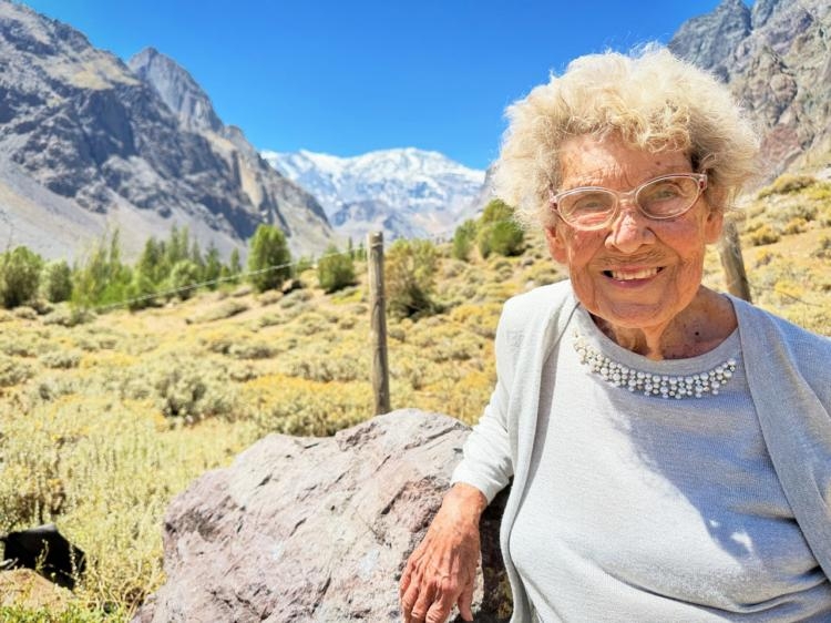 « il ne me reste plus beaucoup d’années » : à 94 ans, cette grand-mère part faire le tour du monde