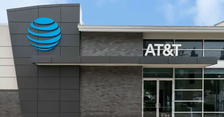 AT&T acquires spectrum licenses from Echostar amid FCC pressure
