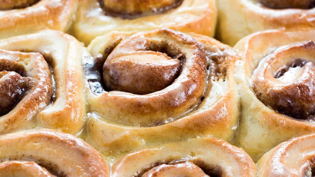 We’re Obsessed With These Insanely Delicious Cinnamon Rolls And Sweet Buns