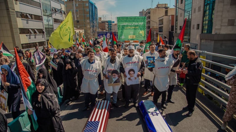 írán chystá útok na izrael, hlásí americká rozvědka. teherán rozčílila smrt pohlavára