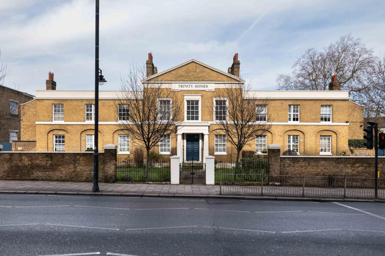 The mysterious blue doors in London which hide a former 1800s asylum