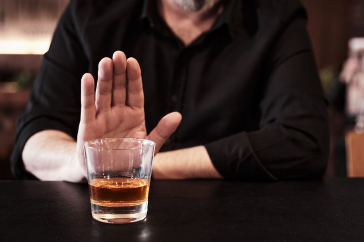 consumo de alcohol podría detonar cáncer de próstata, según especialistas