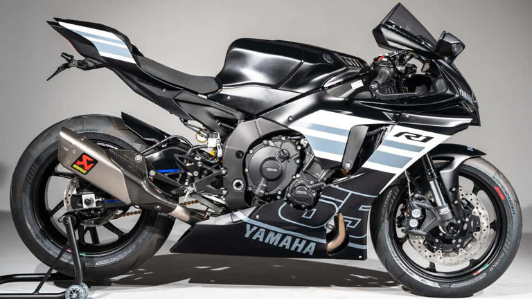 Now’s Your Chance To Own A Jonathan Rea Replica Yamaha YZF-R1