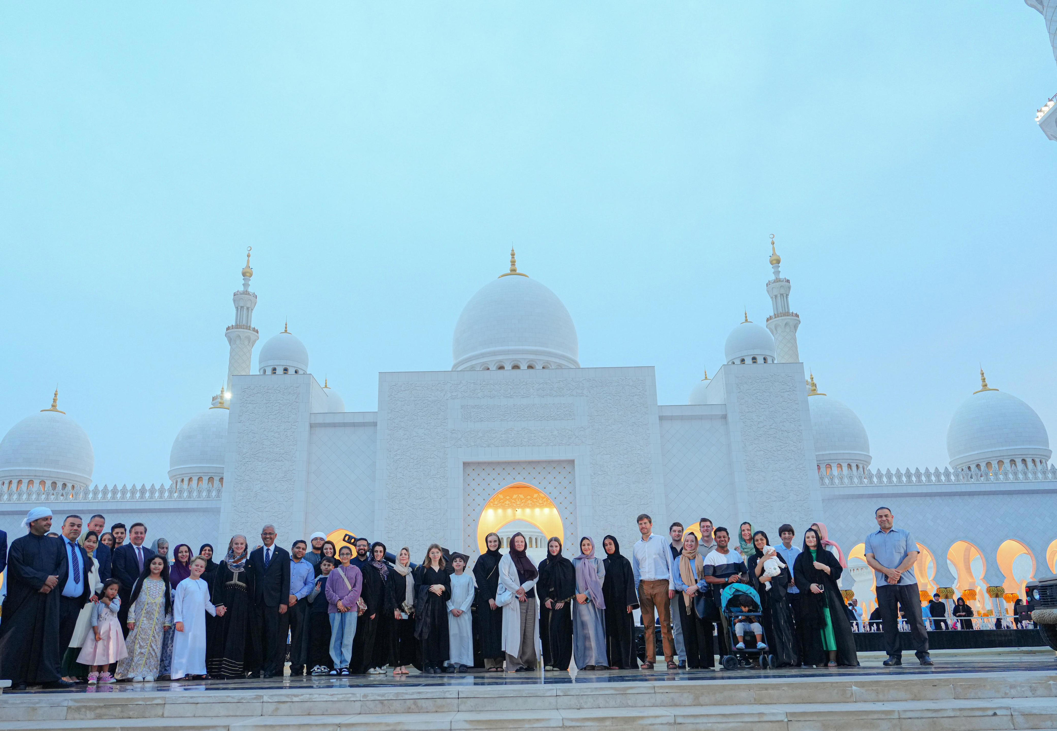 sheikh zayed grand mosque centre organises 4th 'jusoor' programme to promote cross-cultural communication and harmony