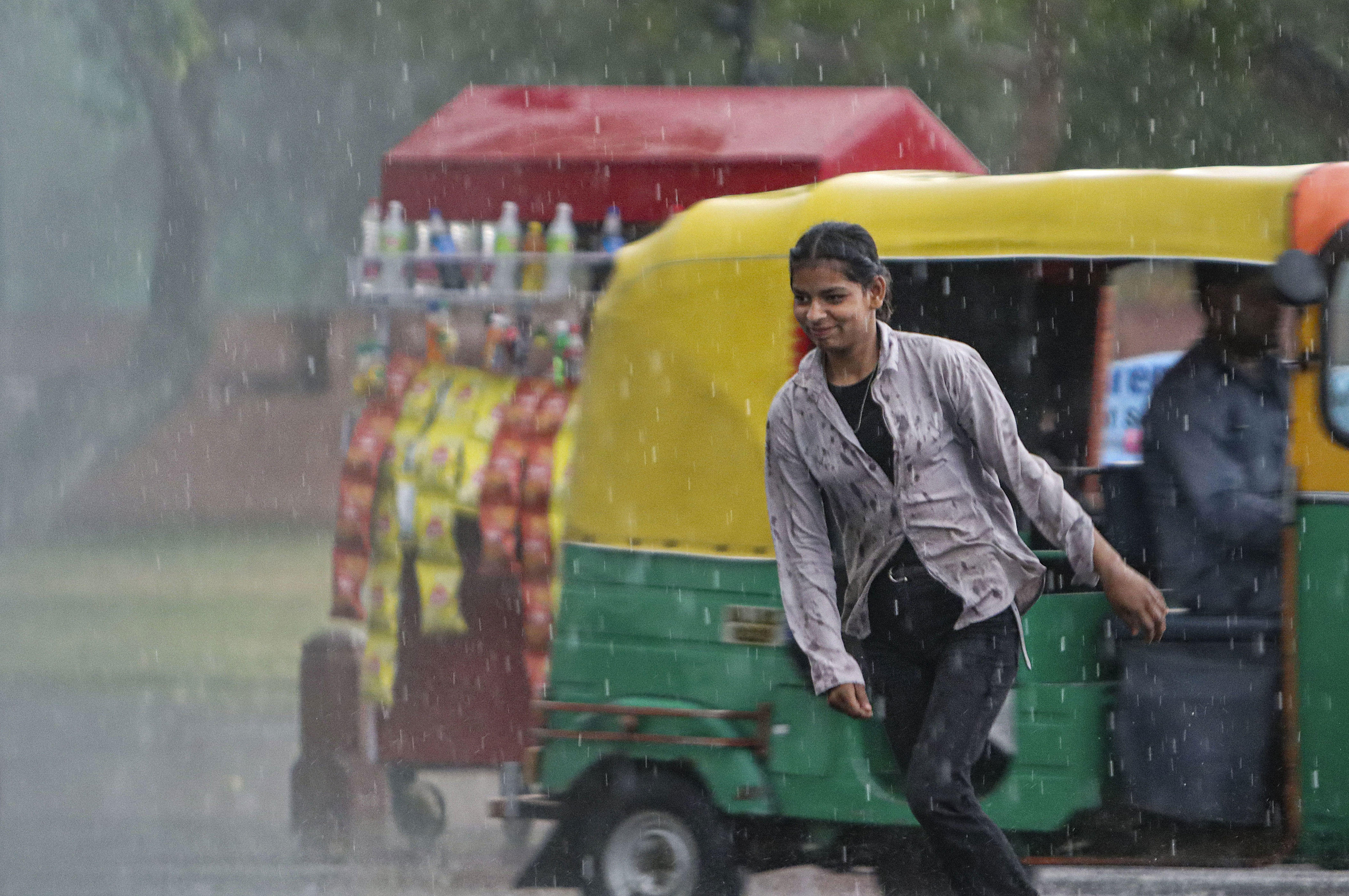 rains in parts of delhi-ncr, more likely on sunday