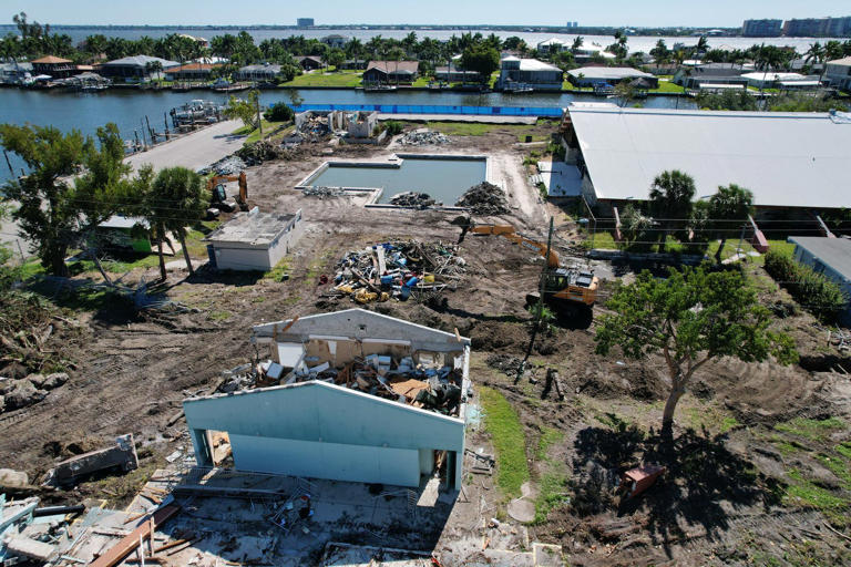 Take a look at what architects pitch for a redesigned Cape Coral Yacht Club