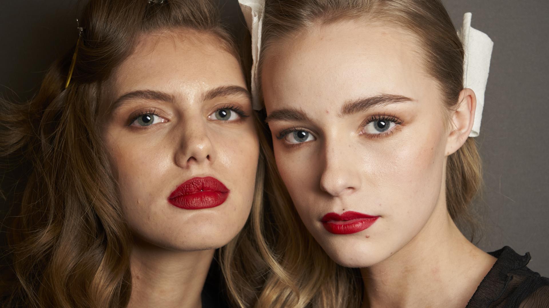 tendencias de maquillaje para lucir unos labios irresistibles en el día internacional del beso (y siempre)