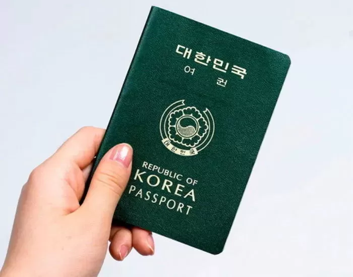 한국 여권 파워, 8년 만에 가장 낮은 순위 기록...32위로 추락했다