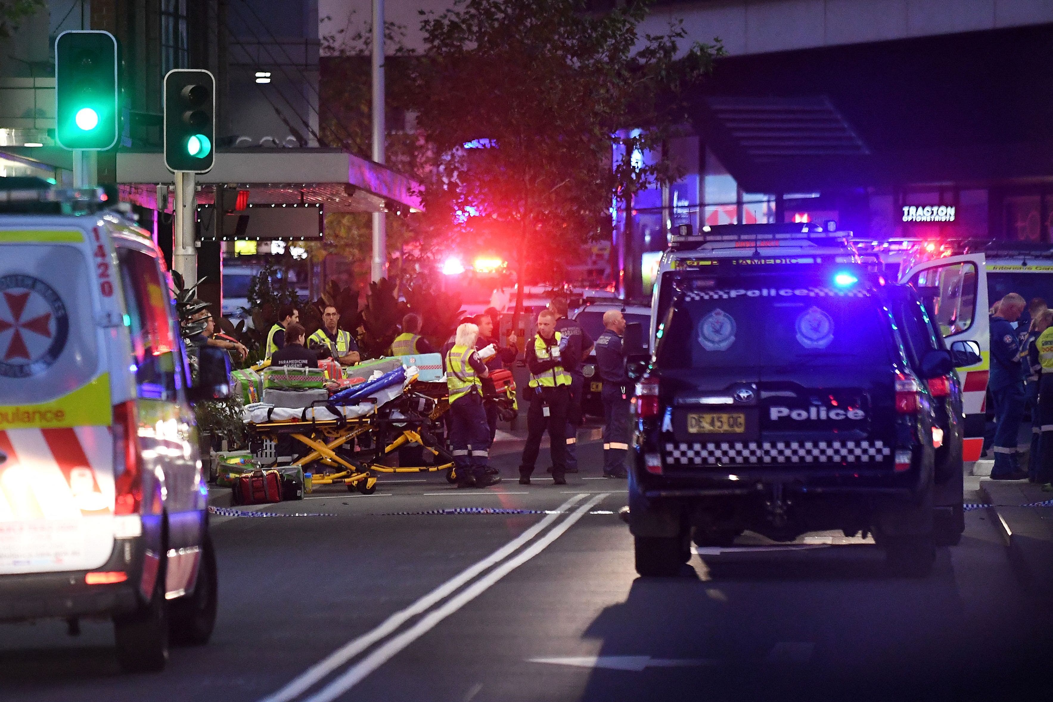 mindestens sieben tote bei messerattacke in einkaufszentrum in sydney – polizei geht nicht von terroristisch motiviertem angriff aus