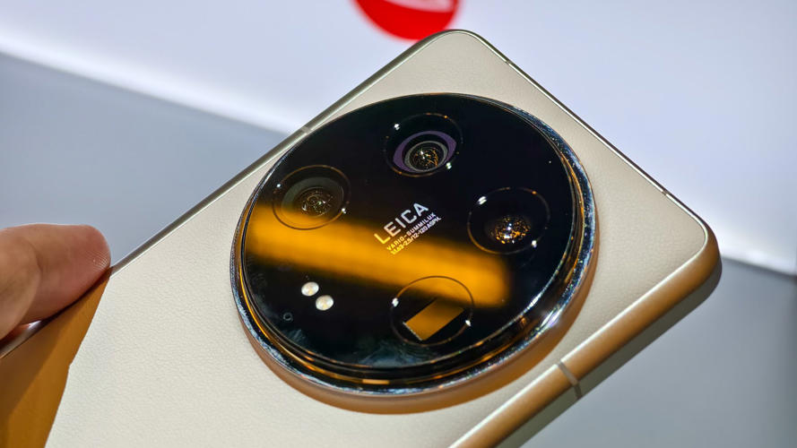 I wish Leica smartphones would cross the pond already