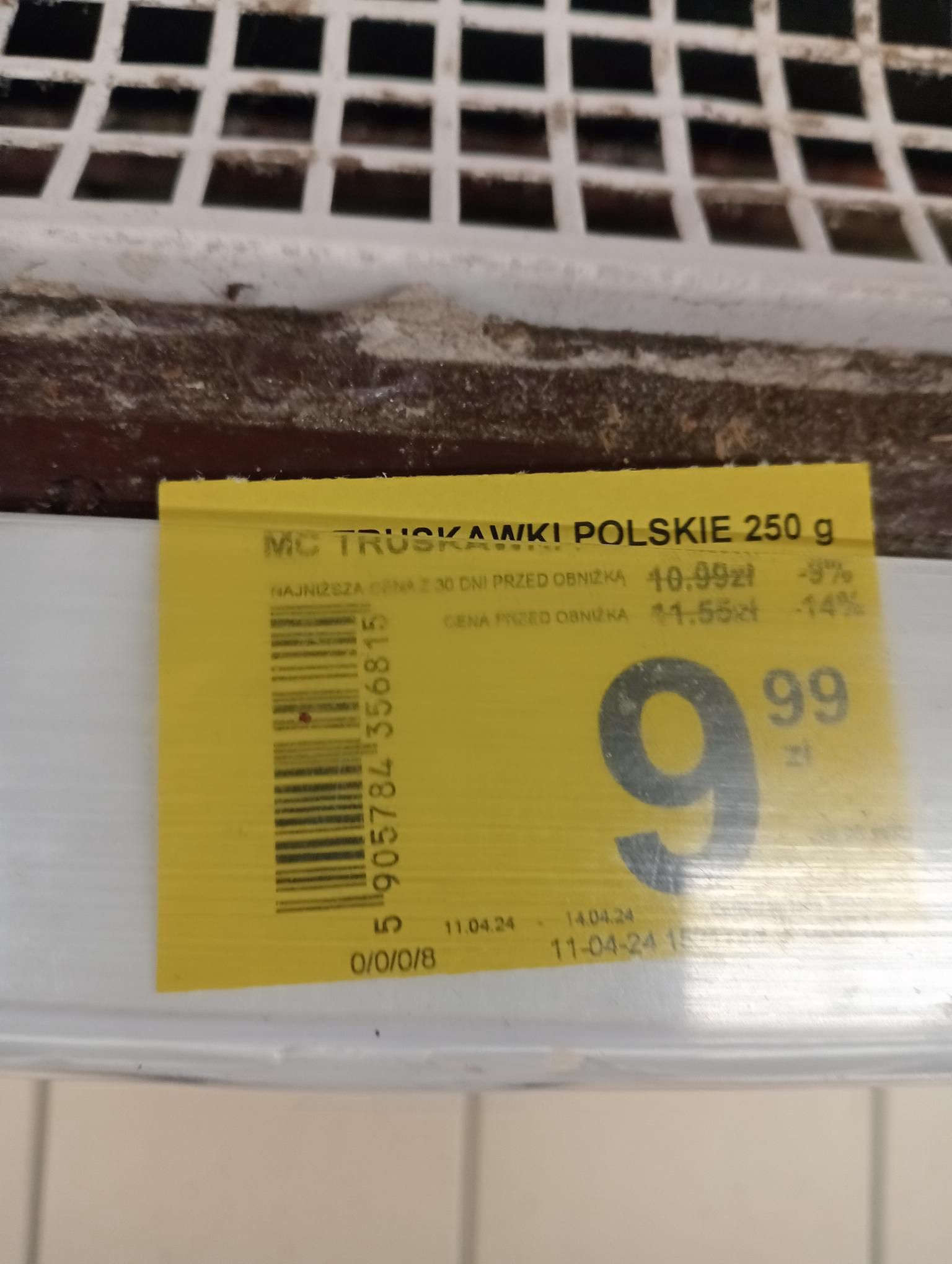 polskie truskawki trafiły do sklepów. ich cena powala