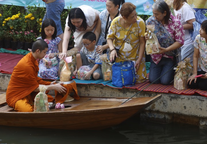 Celebrações Tradicionais Tailandesas Do Ano Novo Songkran