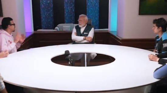 'who is noob in politics?' pm modi's jibe at opposition in chat with gamers