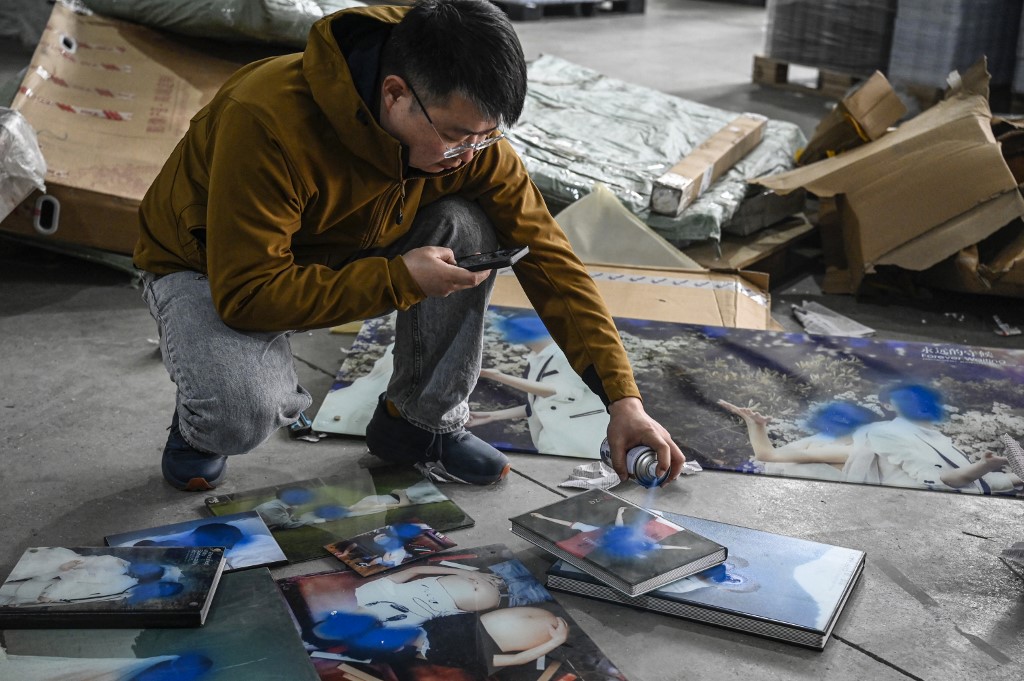 ¿te divorciaste? una fábrica en china destruye las fotos de tu boda