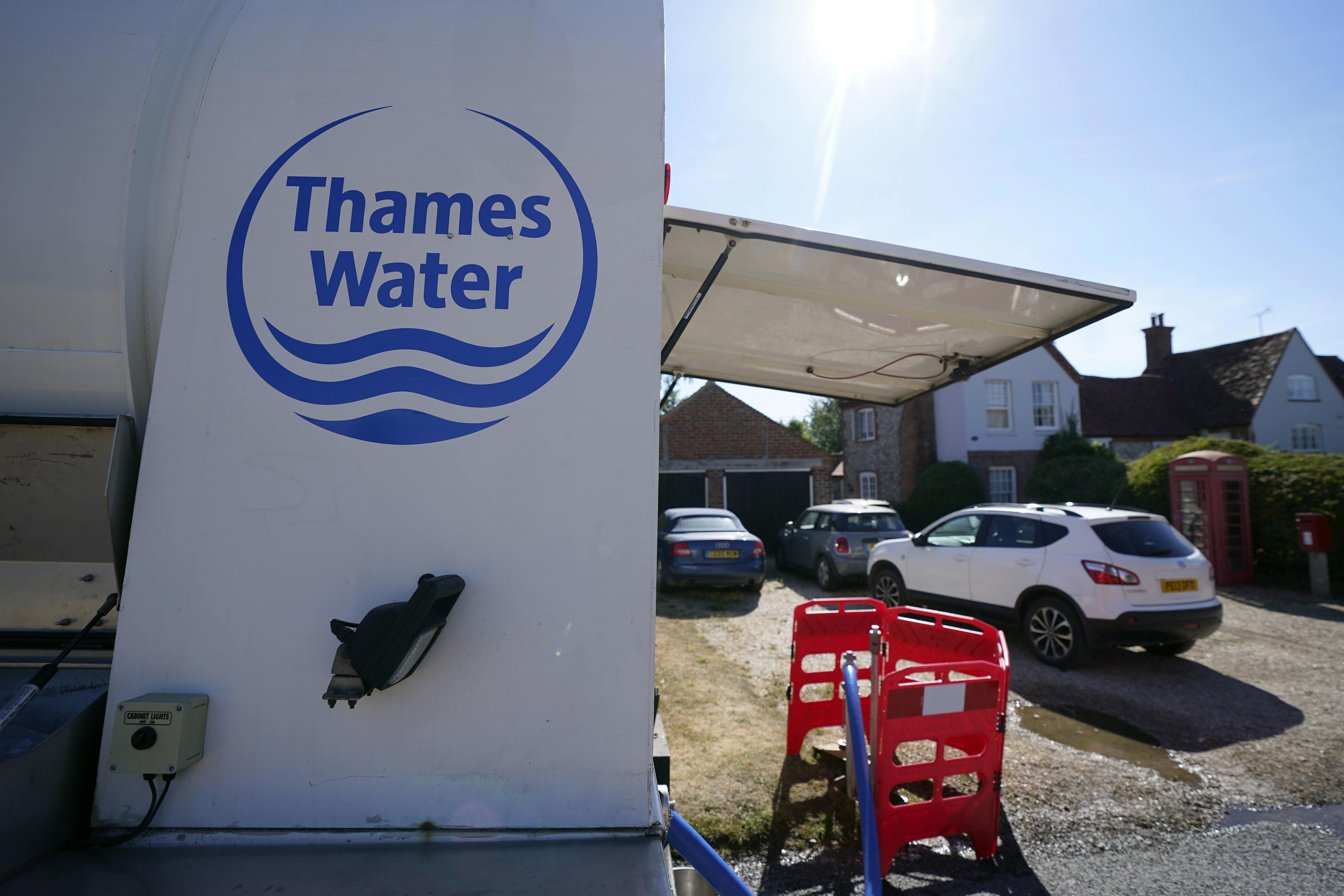 jeremy hunt calls thames water bill rise ‘utterly outrageous’ amid financial failures