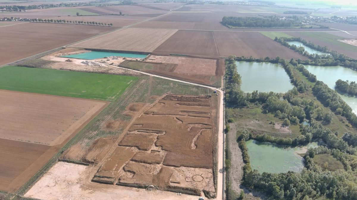 archaeologists uncover mysterious structure, weaponry from neolithic era