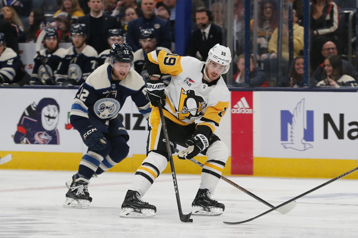 penguins forward promoted to top line