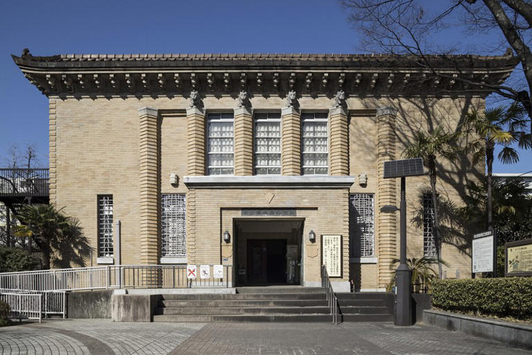 Retro Japan: Tokyo museum's hybrid shrine design tells history of ...