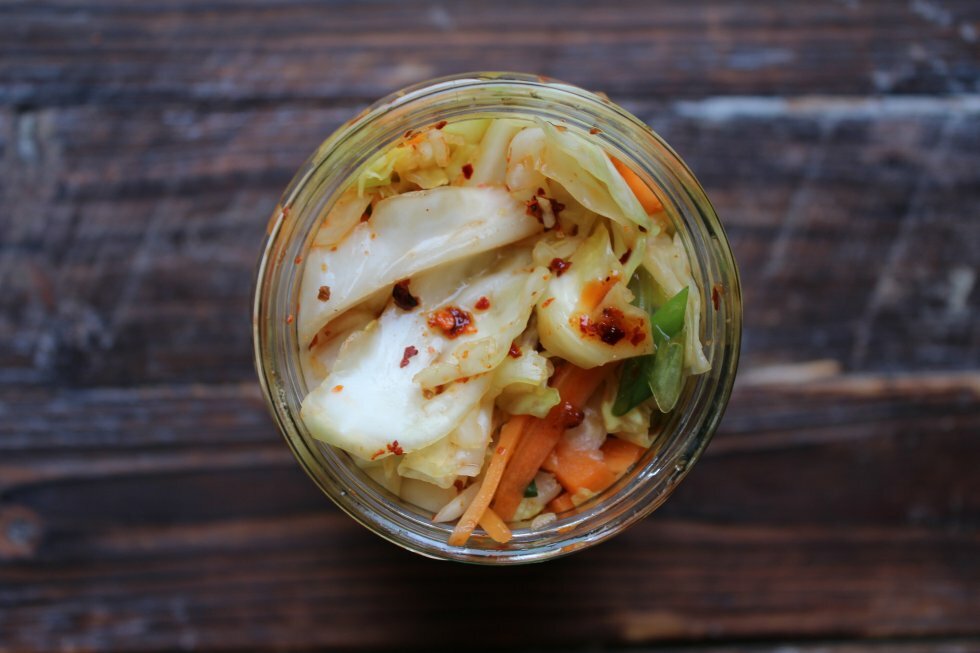 sådan laver du kimchi - koreansk fermenteret kål