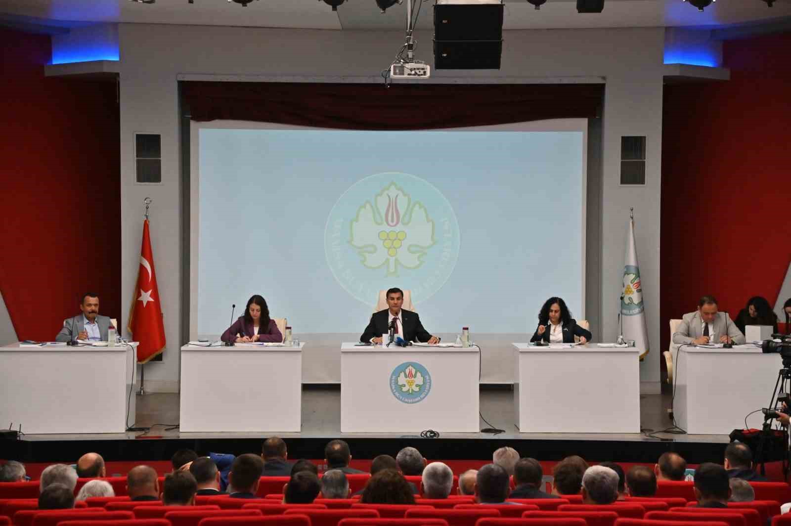 yeni dönemin ilk manisa büyükşehir belediye meclis toplantısı yapıldı