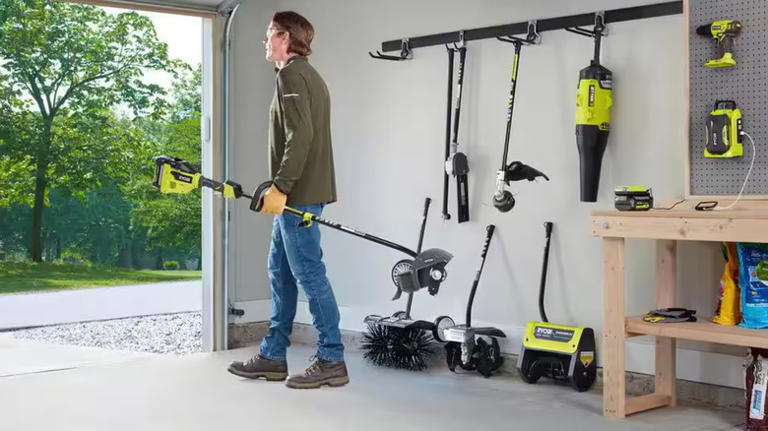 How Ryobi's Expand-It Hedge Trimmer Attachment Works (And How Much It ...