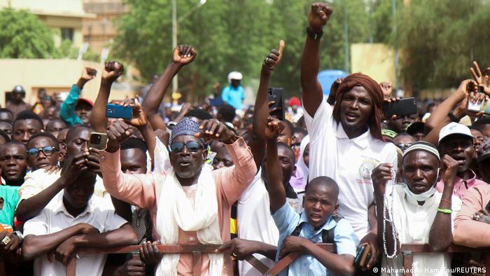niger protesters demand us troop withdrawal