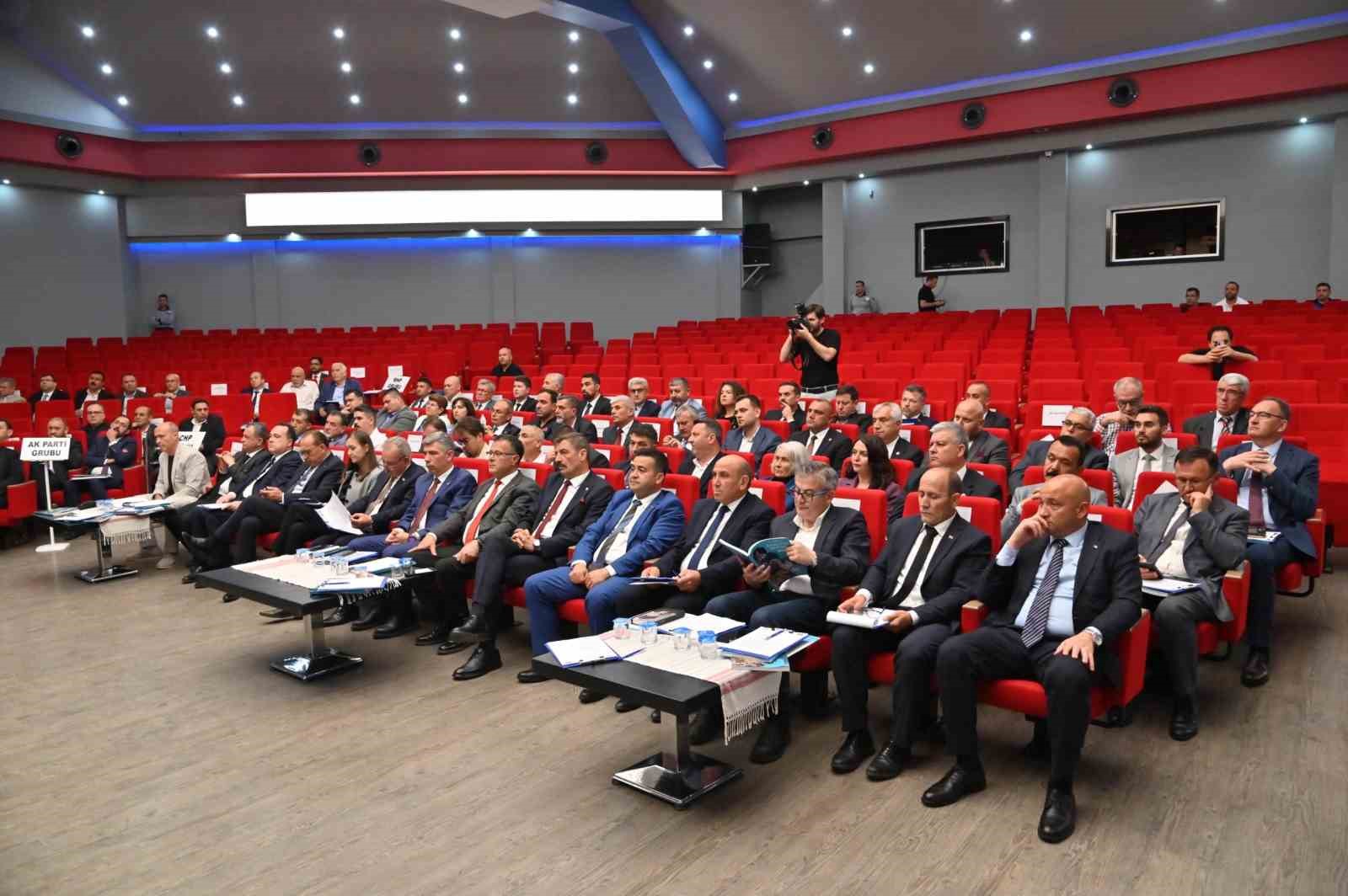 yeni dönemin ilk manisa büyükşehir belediye meclis toplantısı yapıldı