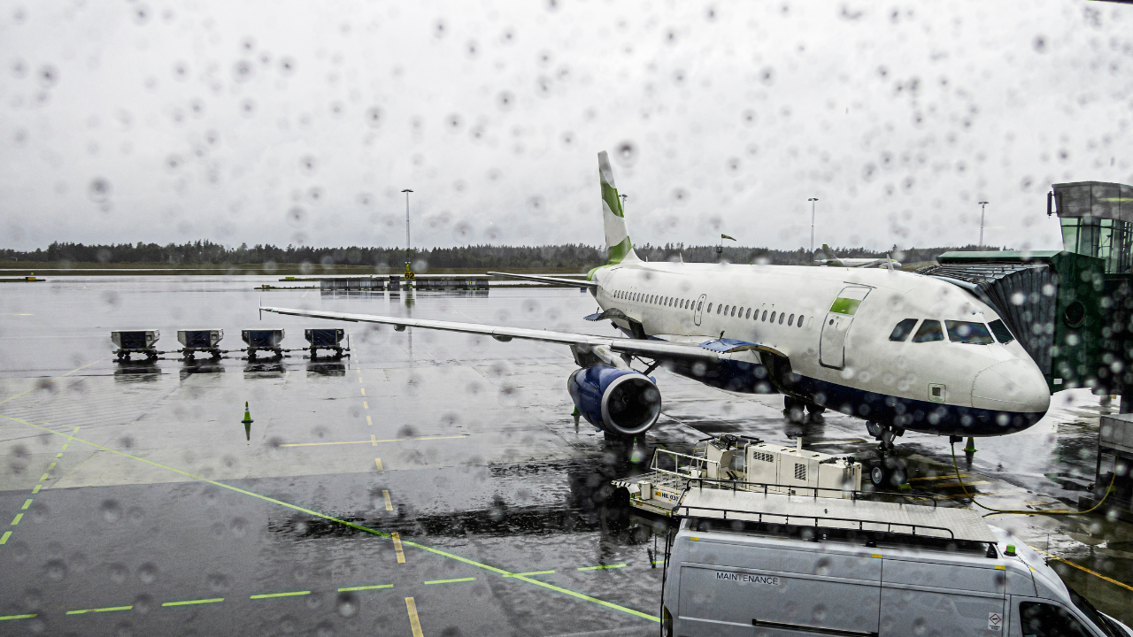 dallas storm disrupts travel: flights delayed, canceled as flyers complain