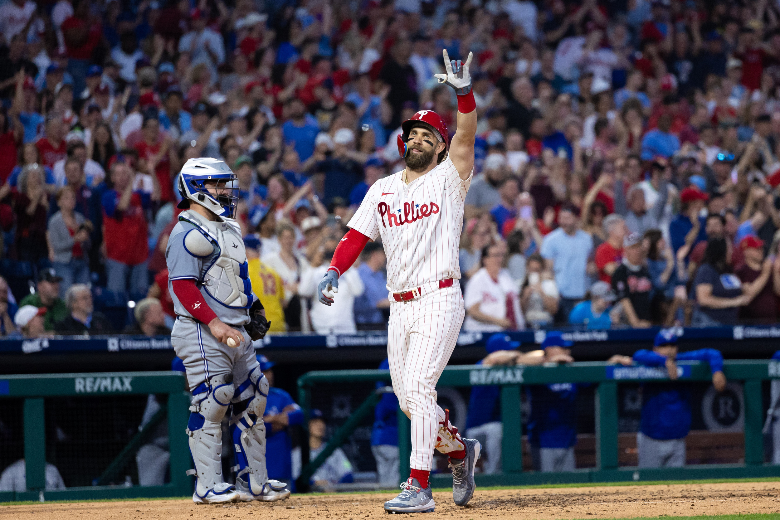 watch: phillies' bryce harper stays hot with another grand slam