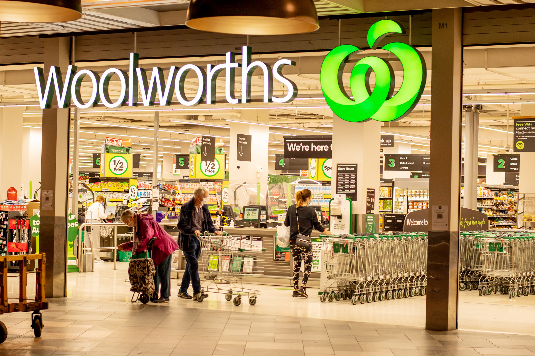 aussies' trust in coles and woolworths has plummeted, survey finds