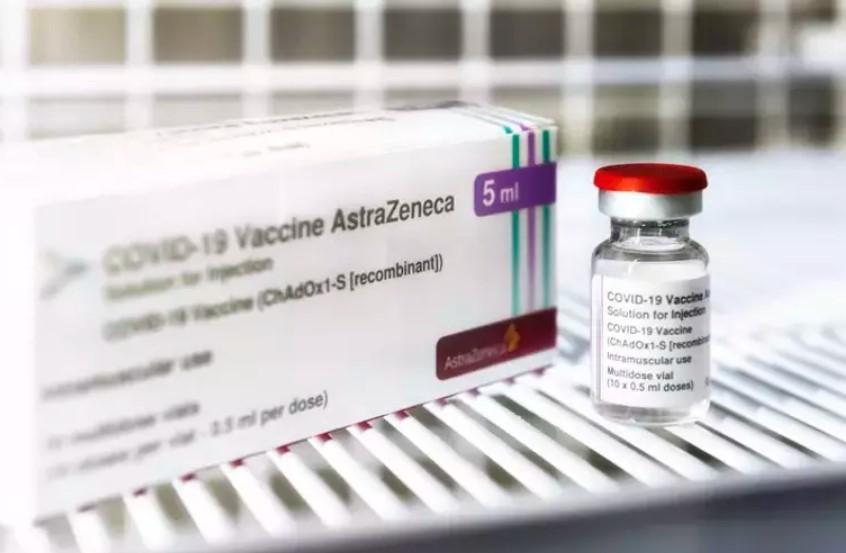 astrazeneca, nadir görülen yan etkiyi itiraf ettikten sonra aylar sonra kovid aşısını geri çekiyor