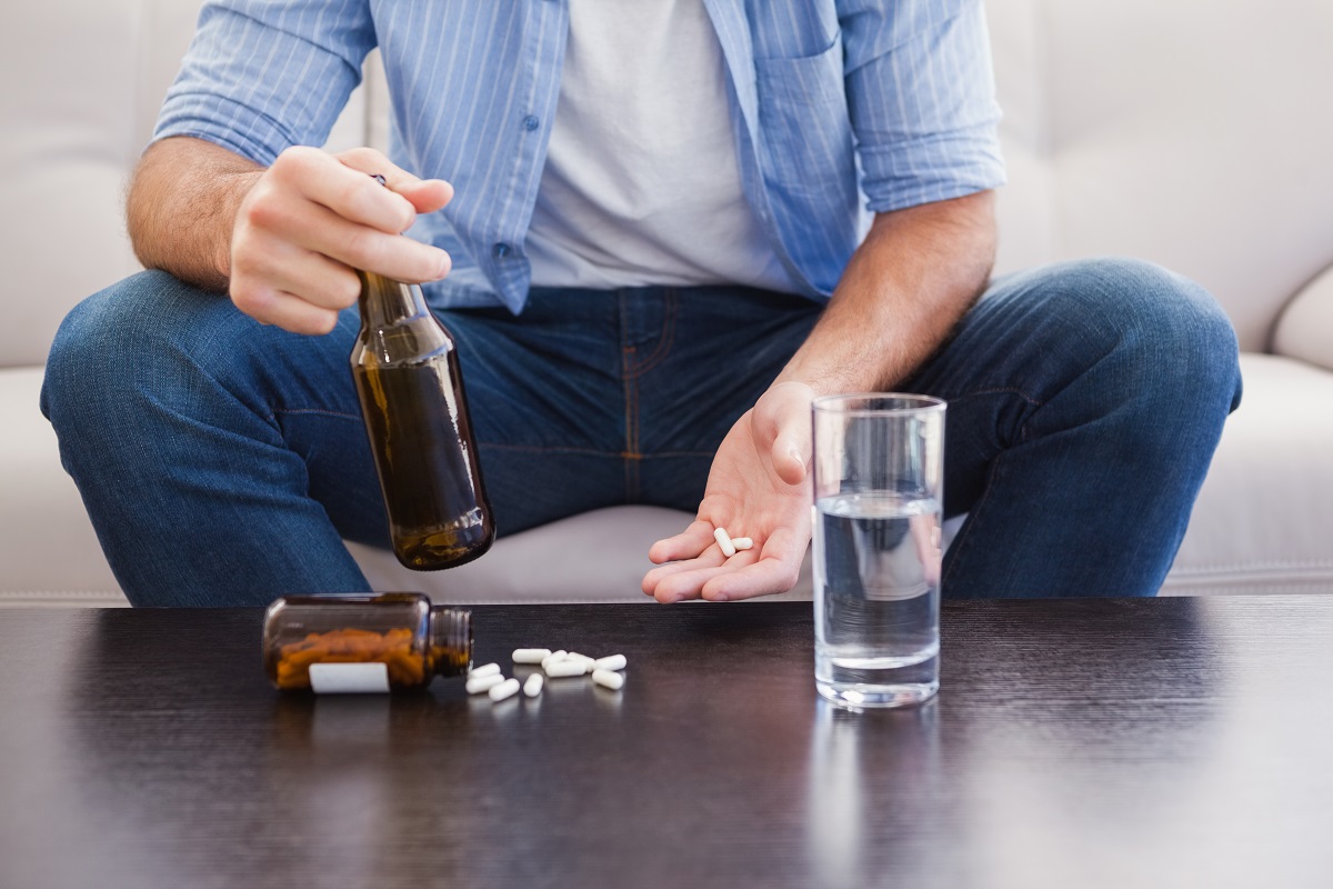 ‘항생제’ 복용 중 ‘술’ 마시지 말라는 이유