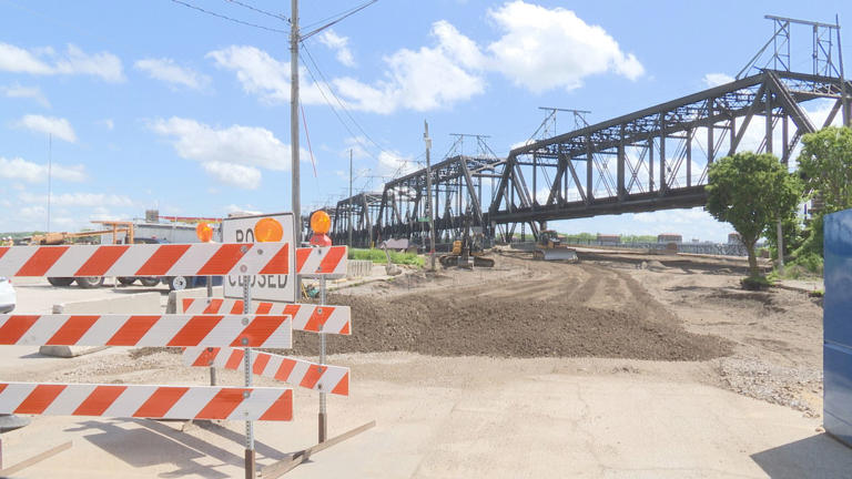 Some Davenport businesses still feeling impact from Arsenal Bridge closure