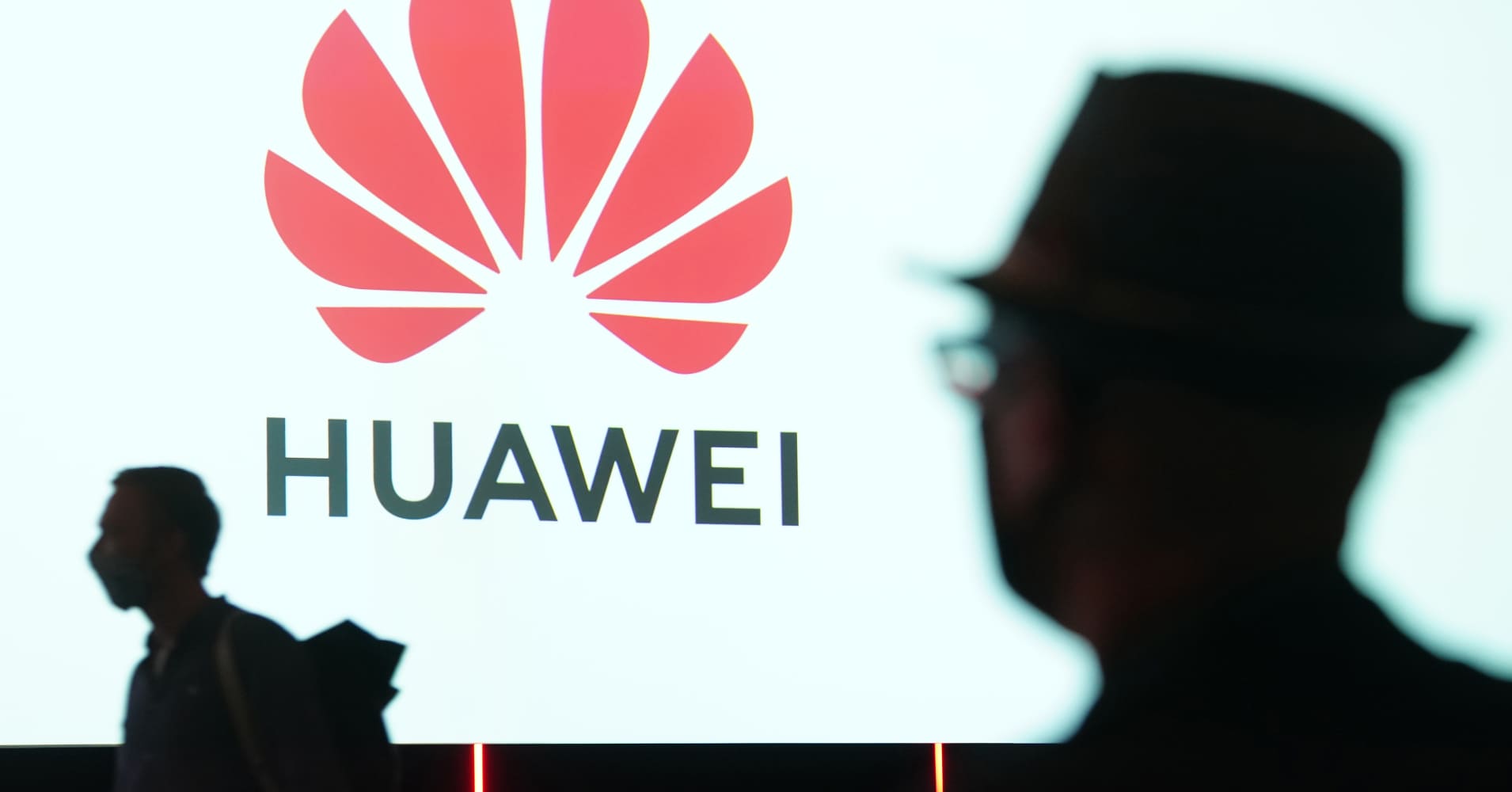u.s. revokes some export licenses to sell chips to huawei in a bid to curb china's tech power