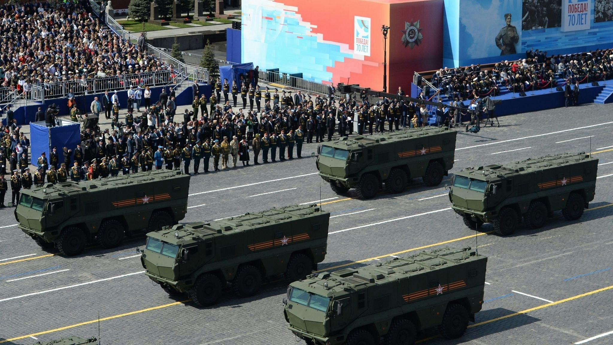 russischer angriffskrieg: parade ohne sieg - putin rüstet sich für langen krieg