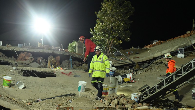 building collapse: ‘our residents always step up when confronted with incidents of this nature’, says premier winde