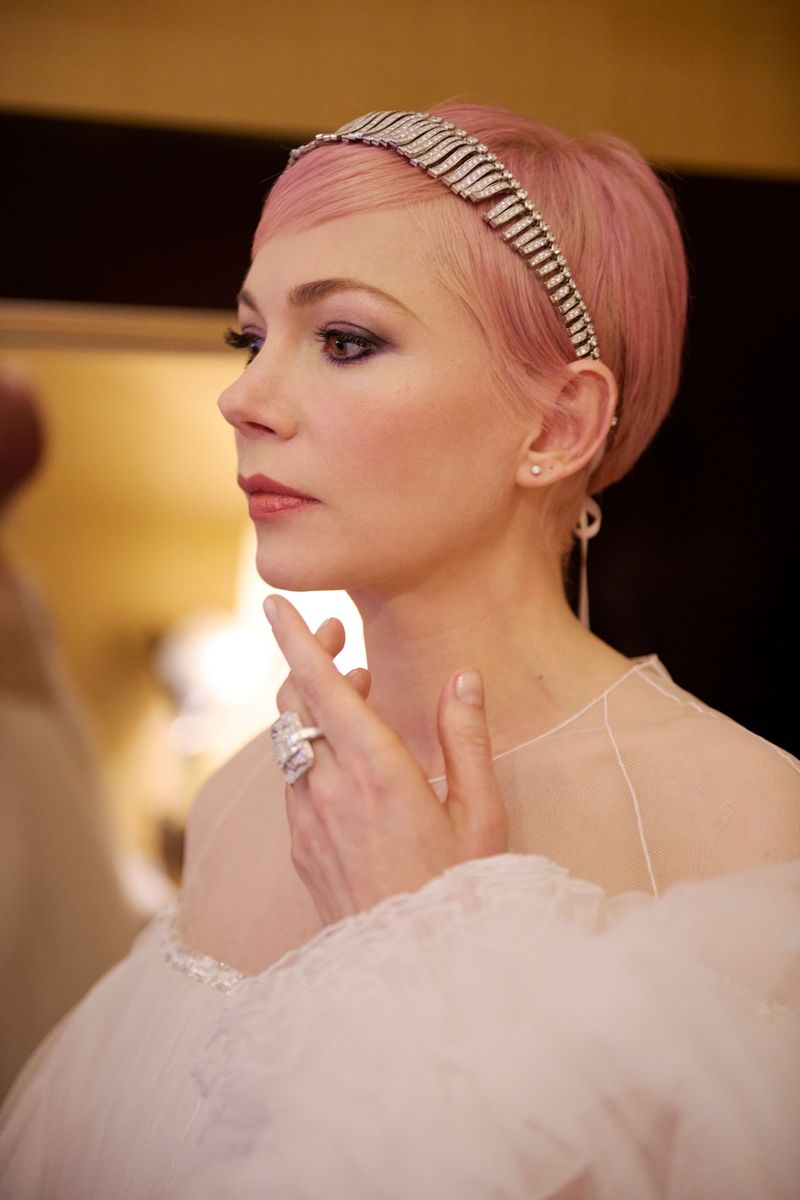 michelle williams was a chanel pixie for the met gala
