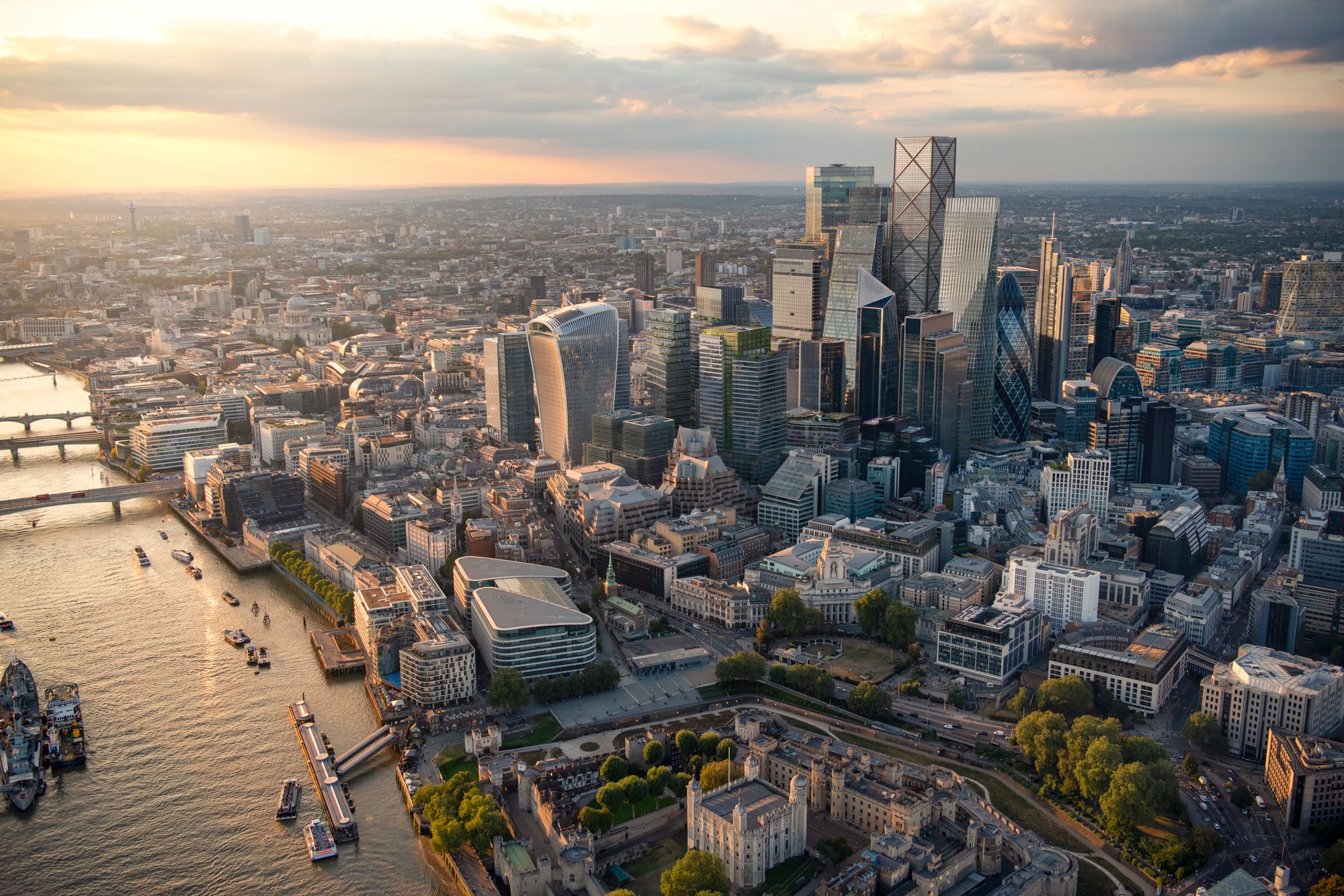london to become 'manhattan-on-thames' with 600 more skyscrapers in pipeline