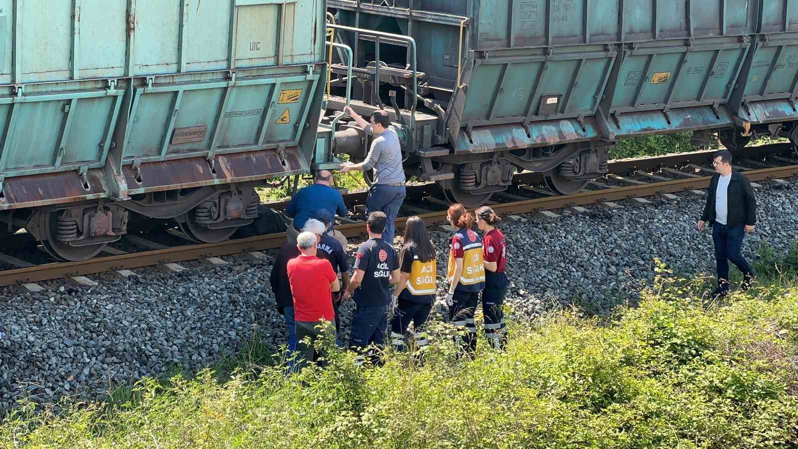 trenin çarptığı 89 yaşındaki kadın hayatını kaybetti