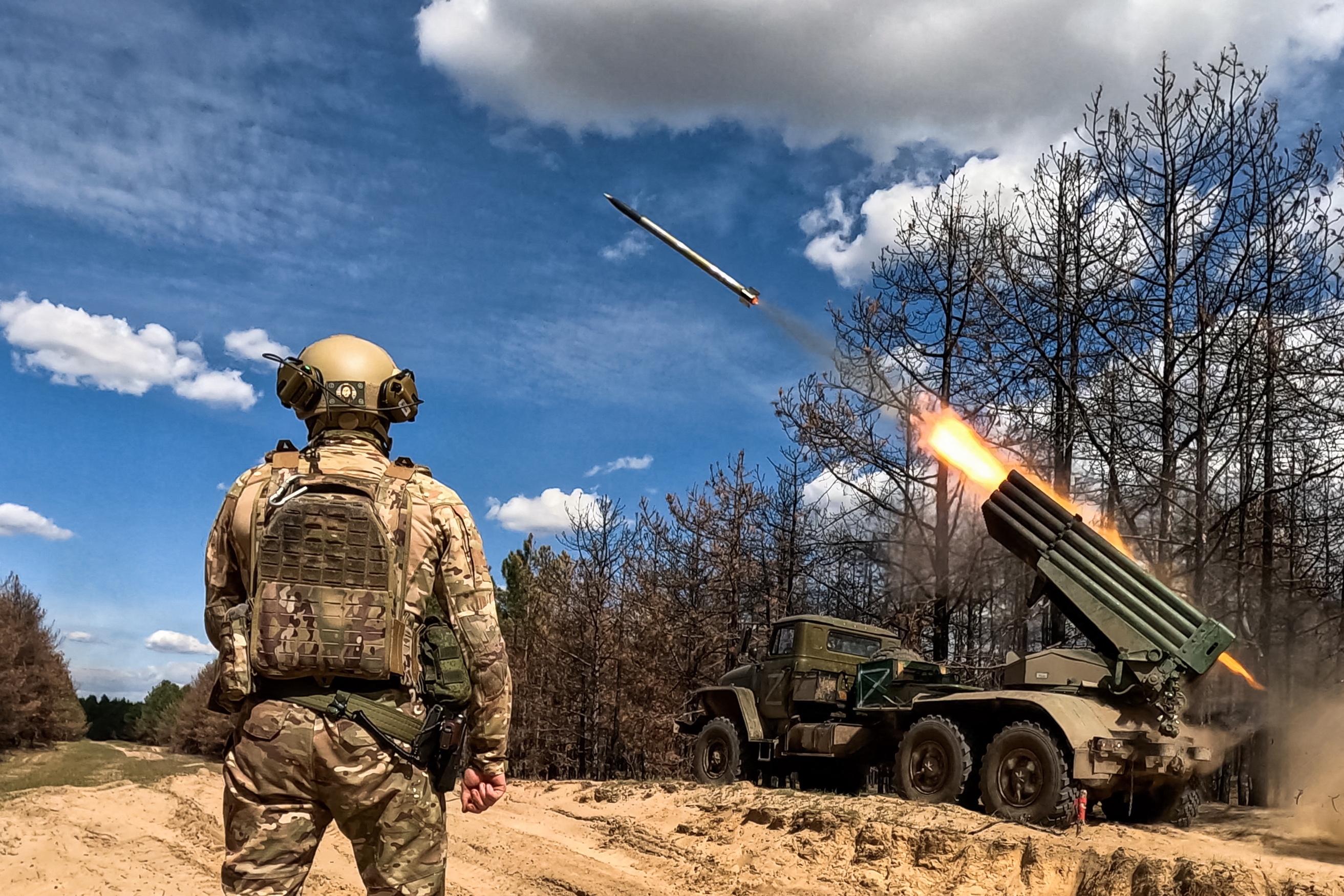 des militaires français en ukraine deviendraient « inévitablement des cibles », prévient la russie
