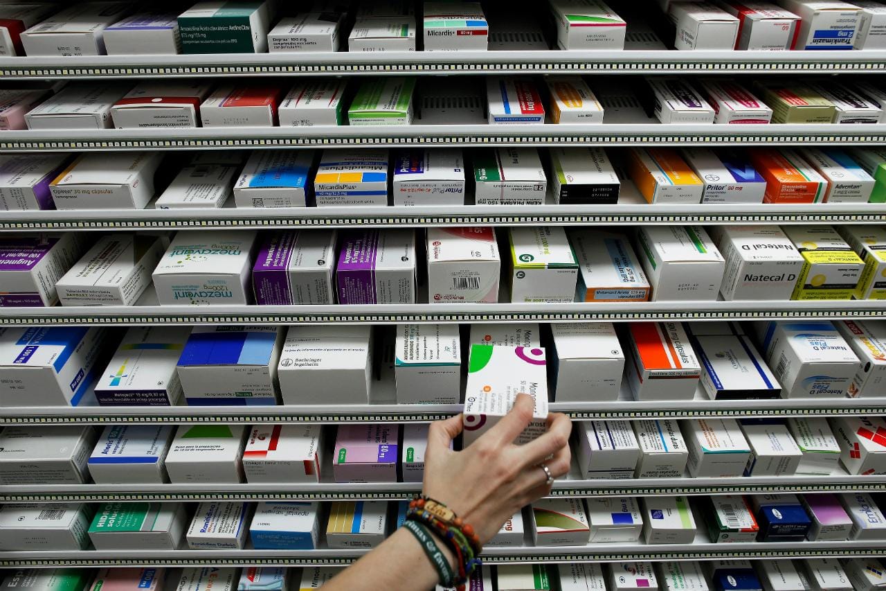 medicamentos sujeitos a receita médica passam a ser gratuitos para milhares de idosos