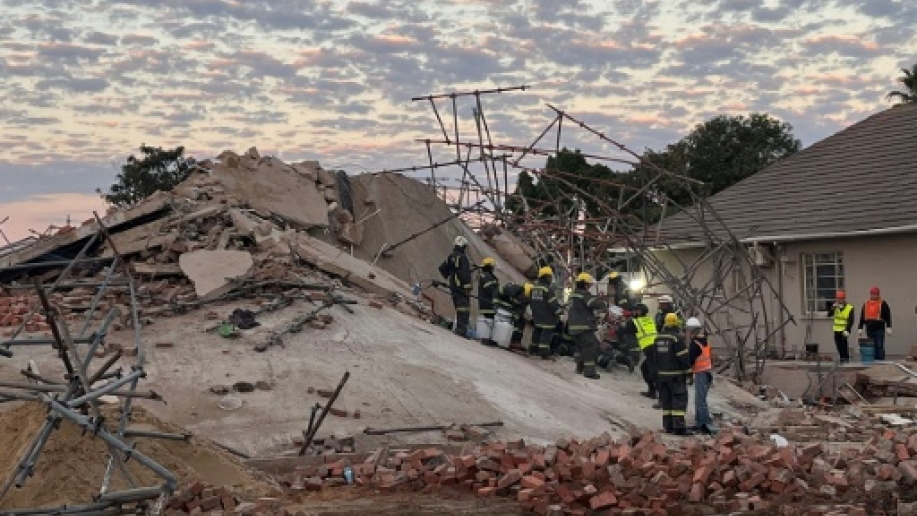 afrique du sud: l'espoir s'amenuise, 48h après l'effondrement d'un immeuble