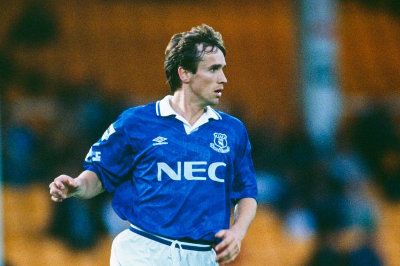 paul holmes dies aged 56 as everton pay touching tribute to former defender