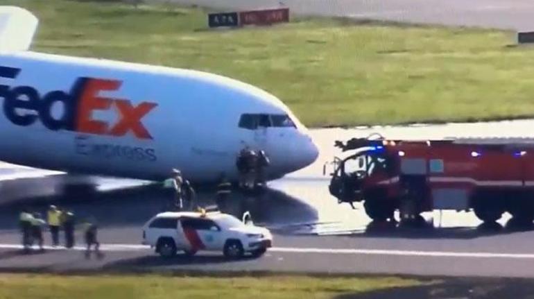 hem pilotlar hem arff ekipleri faciayı önledi! i̇stanbul havalimanı'ndaki kazada dikkat çeken ayrıntı