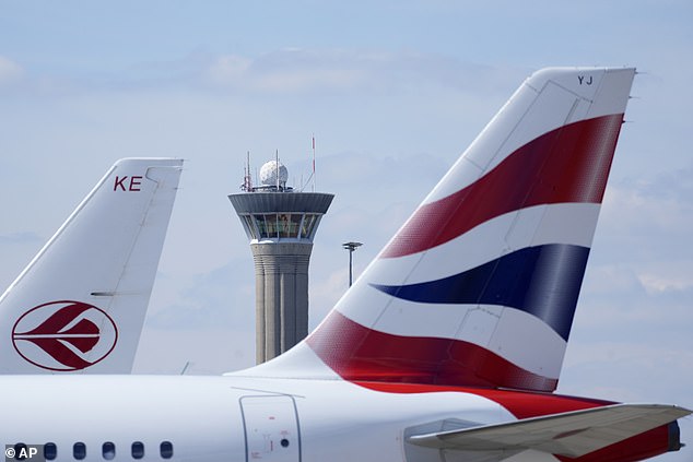 french air traffic controllers win right to turn up three hours late