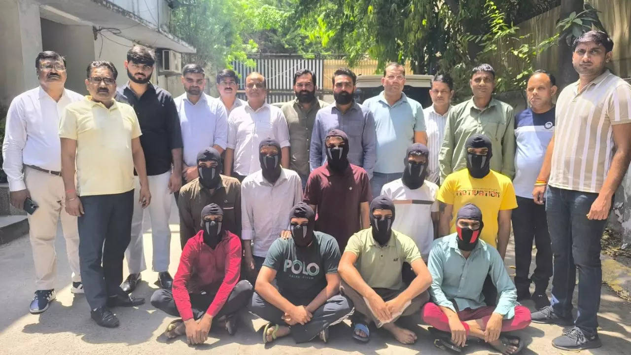 delhi police arrests 10 in nationwide operation against goldy brar, lawrence bishnoi associates