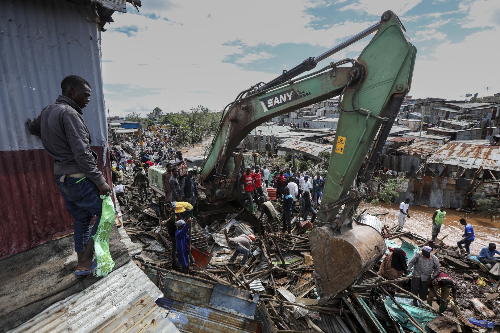 suben a 257 los muertos por las devastadoras inundaciones en kenia
