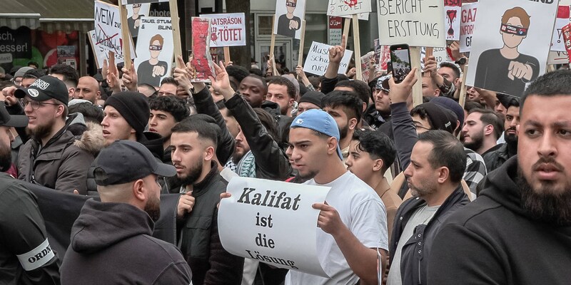 verbot wurde geprüft - kalifat-demo von „muslim interaktiv“ findet am samstag erneut in hamburg statt