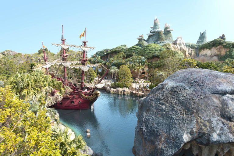 Tokyo Disney Resort shared an updated map of Tokyo DisneySea including Fantasy Springs, as well as a full photo tour of the port’s three lands: Peter Pan’s Never Land, Frozen Kingdom, and Rapunzel’s Forest. Tokyo DisneySea Map The map shows how Fantasy Springs stretches out from the back of Tokyo DisneySea. Its entrance is between ... Read more