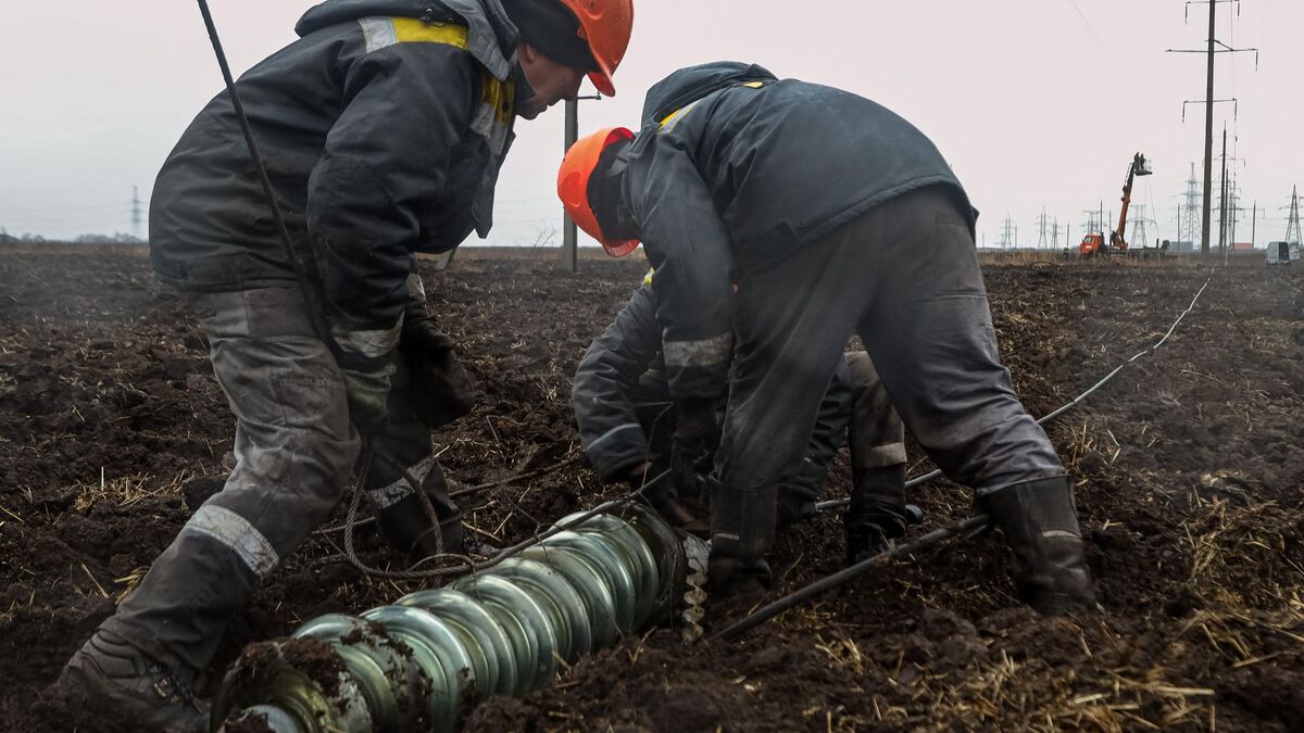 l’ukraine instaure des restrictions d’électricité après des frappes russes sur ses infrastructures